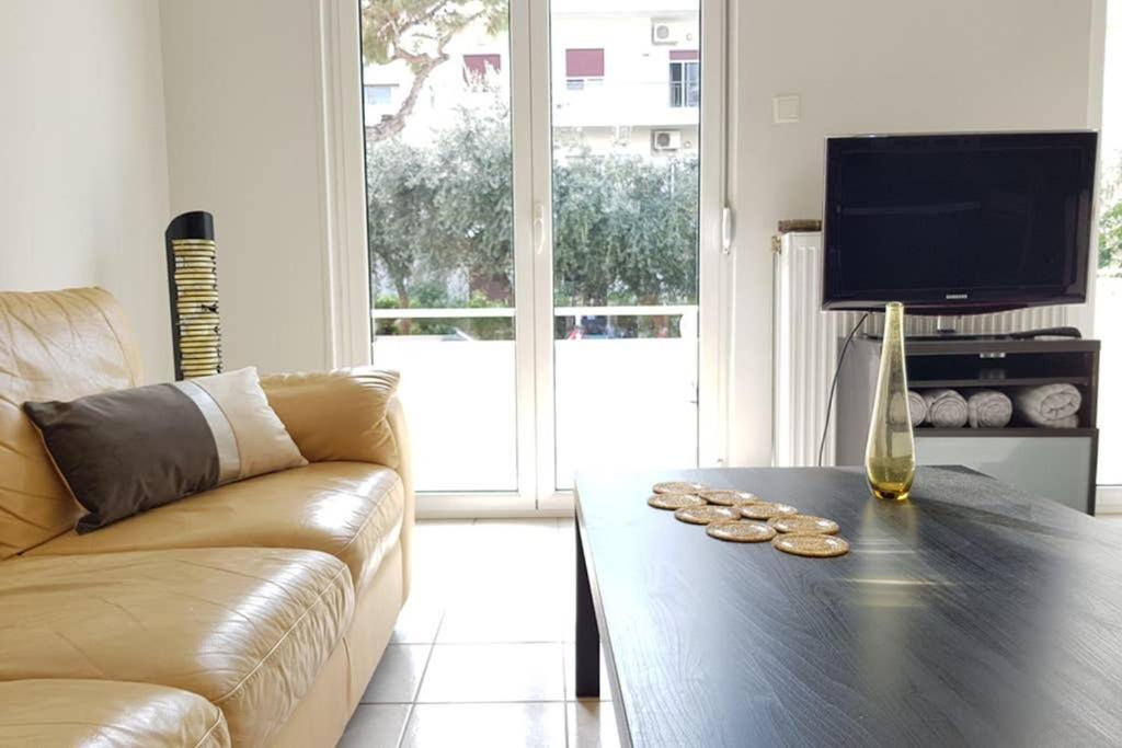 A Great Stay At A Comfortable Large Apartment Athens Exterior photo